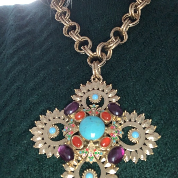 NWOT Gorgeous statement-making golden necklace - Picture 4 of 4